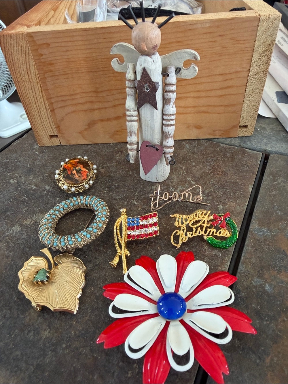 8 vintage pins/ Brooches Courting, Faux Turquoise, Wood Angel, Flag, Merry Chris
